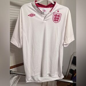 Super Nice Authentic Umbro Jersey
"England" Mens Size 44 / XL